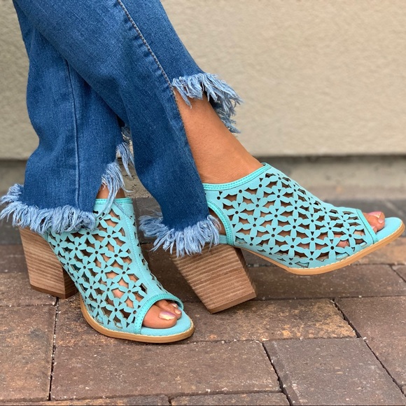 Turquoise Leather Laser Cut Flower Peep Toe Sandal - Picture 5 of 8